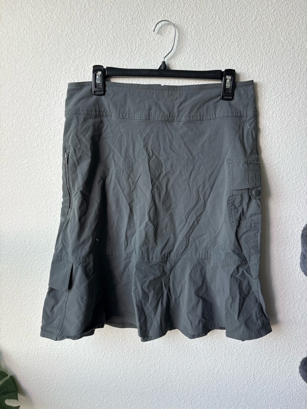 Royal Robbins Gray Outdoor Skirt with Branded Waistband